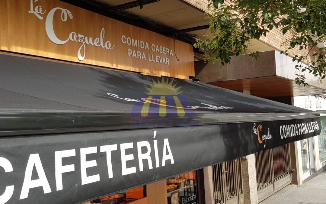Toldo modelo extensible lacado en negro