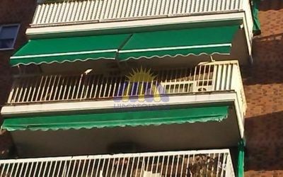 Toldos brazo stor, instalación en el barrio de Vallecas